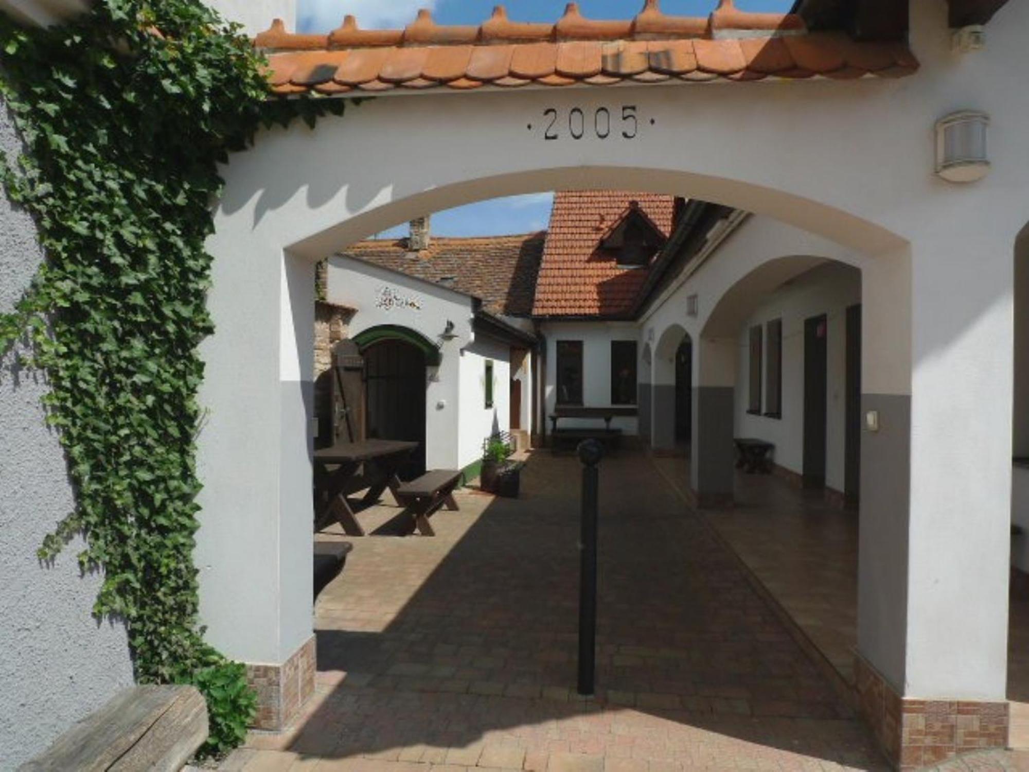 Pension Cerny Jezdec Lednice Exterior photo