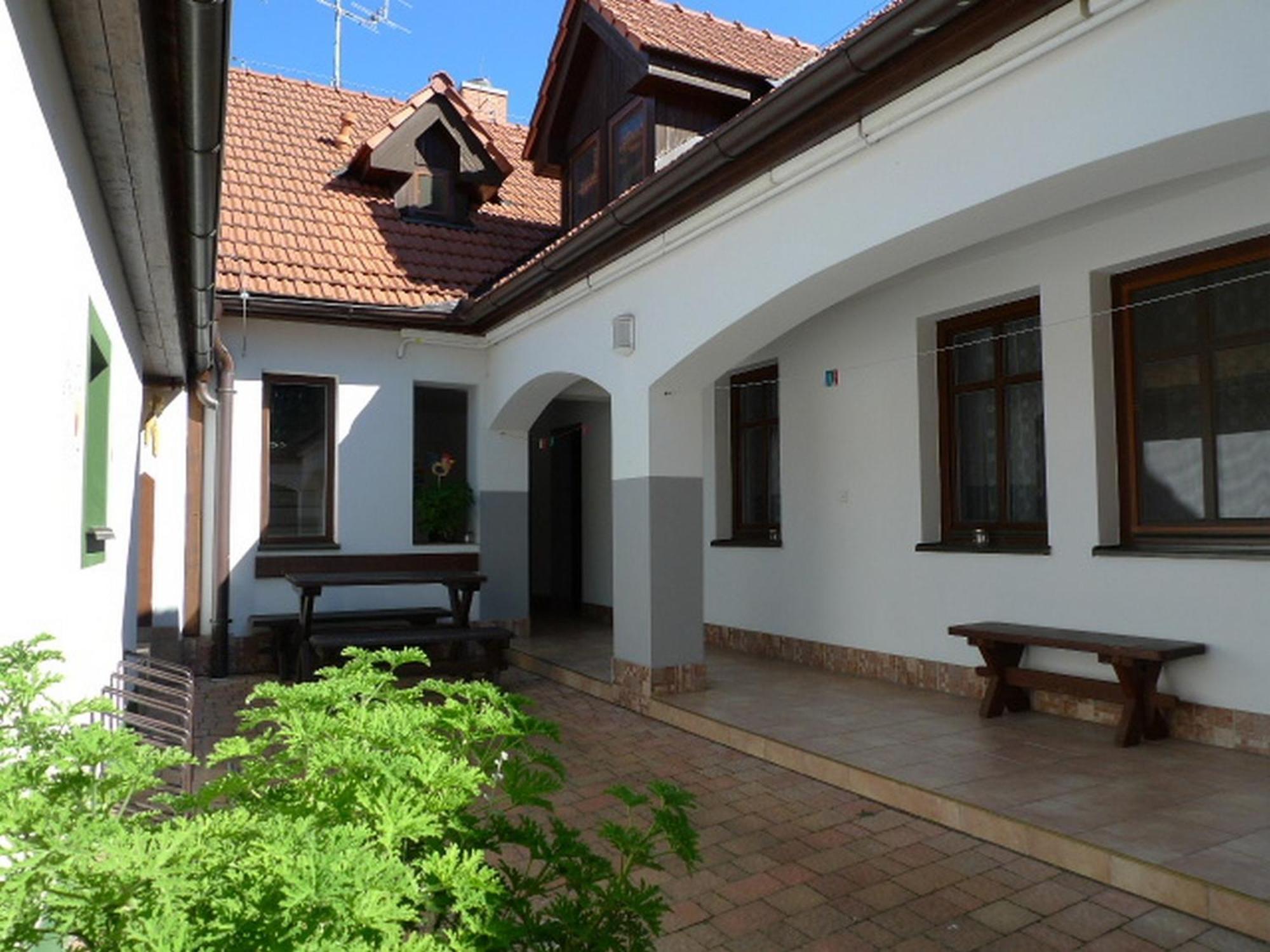 Pension Cerny Jezdec Lednice Exterior photo